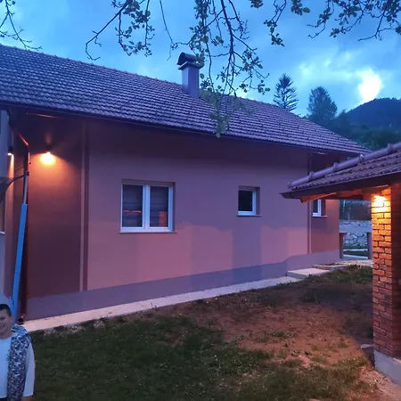 Oaza Mira Holiday home Sipovo